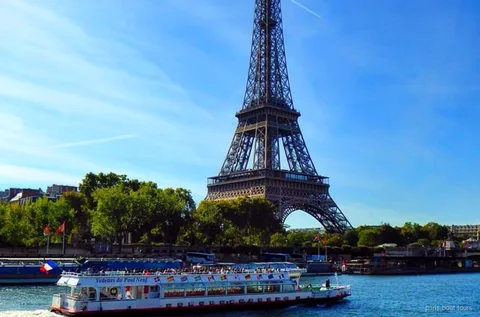 Vedettes du Pont Neuf guidet sejltur på Seinen afgår fra centrale Paris