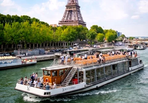 Officieel Seine Rondvaart Pas Ticket boot die langs de bezienswaardigheden van Parijs vaart